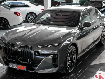 BMW 740xd M Sport Pro Fond Theatre Executive 4xMassa