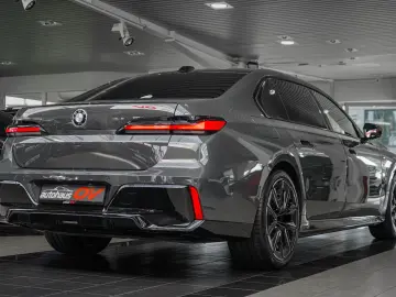 BMW 740xd M Sport Pro Fond Theatre Executive 4xMassa