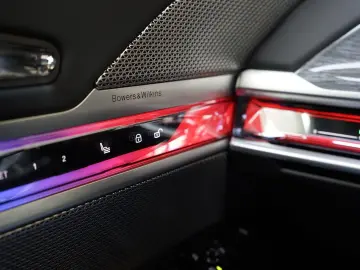 BMW 740xd M Sport Pro Fond Theatre Executive 4xMassa
