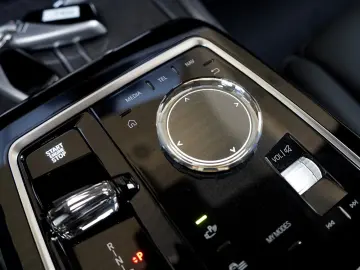 BMW 740xd M Sport Pro Fond Theatre Executive 4xMassa