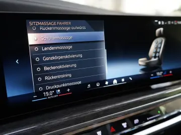 BMW 740xd M Sport Pro Fond Theatre Executive 4xMassa
