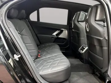 BMW 750e xDrive Limousine Massage Driv.Assist