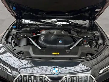 BMW 750e xDrive Limousine Massage Driv.Assist