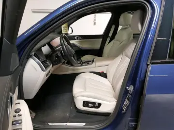 BMW X5 xDrive 40d M-Sportpaket INNO SKY-LOUNGE 360 K