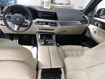 BMW X5 xDrive 40d M-Sportpaket INNO SKY-LOUNGE 360 K