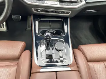 BMW X5 xDrive30d M Sport AHK Pano Standhz HiFi SHZ