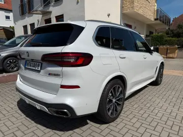 BMW X5 M50 i