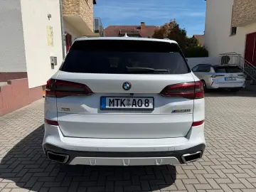 BMW X5 M50 i