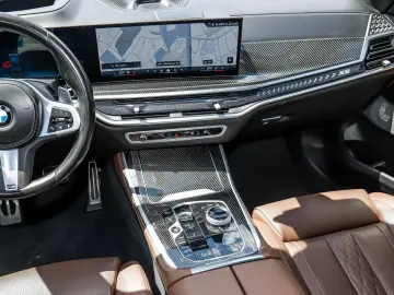 BMW X5 xDrive30d M Sport Pro AHK Pano Sky Lounge Mas