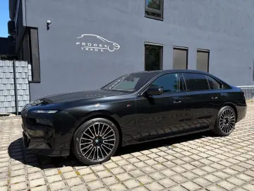 BMW 740d xD M-Sport A-Türe Sky TV SoftClos B&W FULLL
