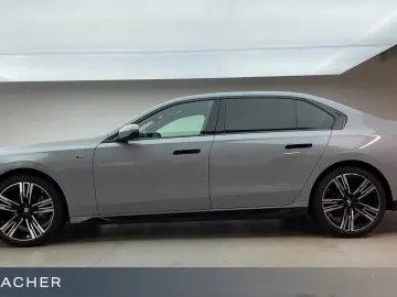 BMW 740d A xDrive M-Sport SkyLou DAProf Standh 21