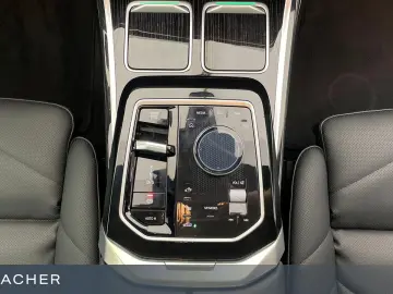 BMW 740d A xDrive M-Sport SkyLou DAProf Standh 21