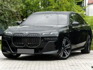 BMW 740d xDrive M Masaj Sky B&W   Finanțare Leasing