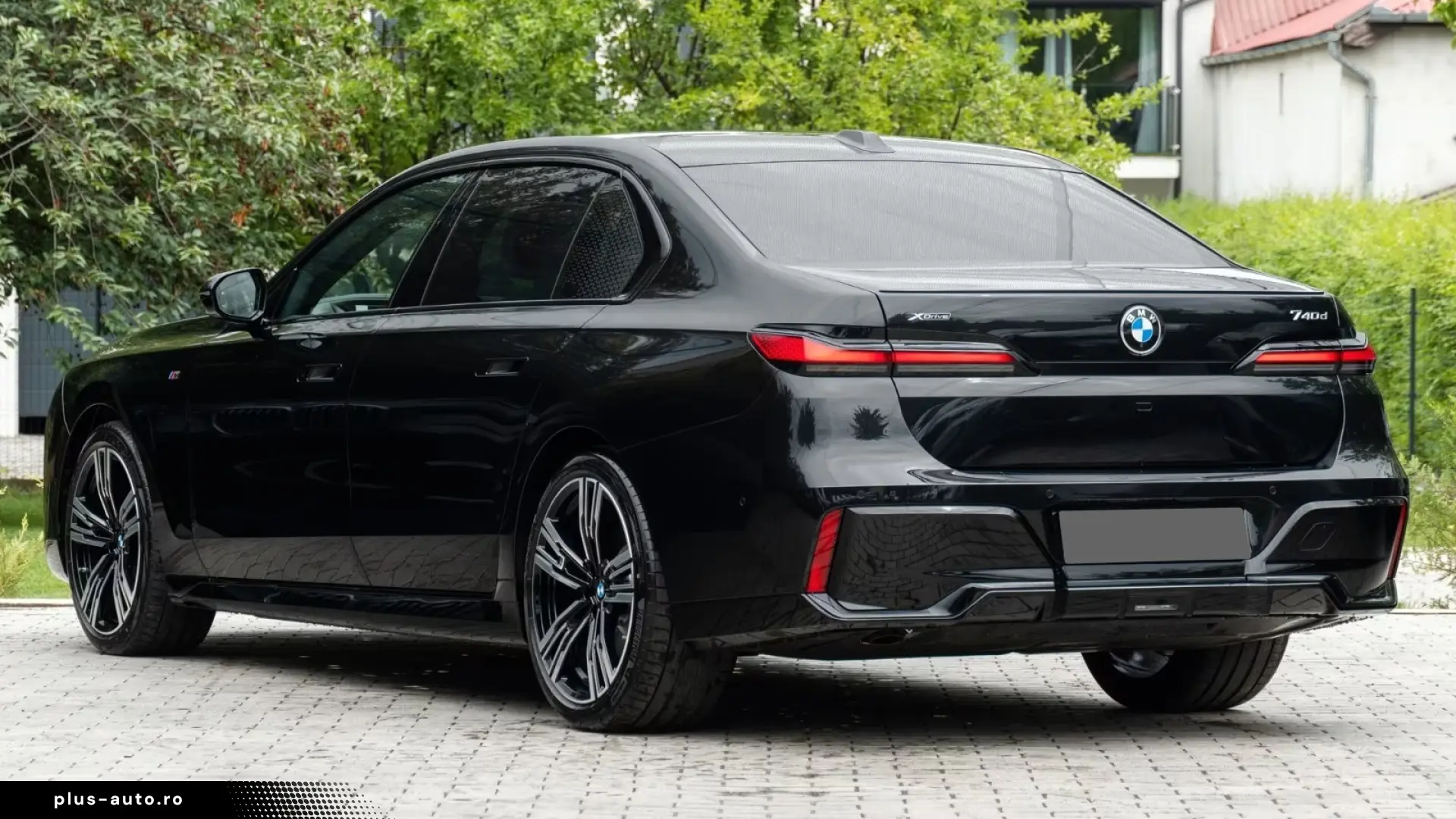 BMW 740d xDrive M Masaj Sky B&W   Finanțare Leasing