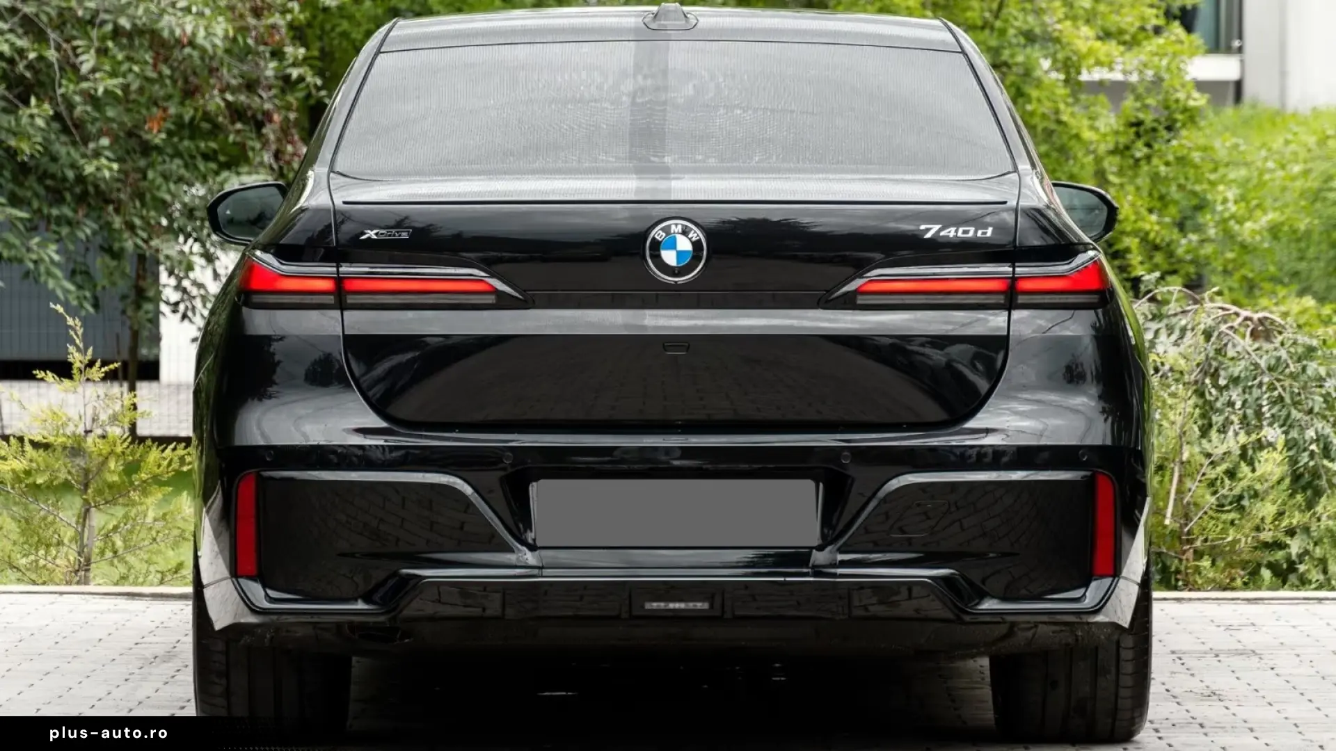 BMW 740d xDrive M Masaj Sky B&W   Finanțare Leasing
