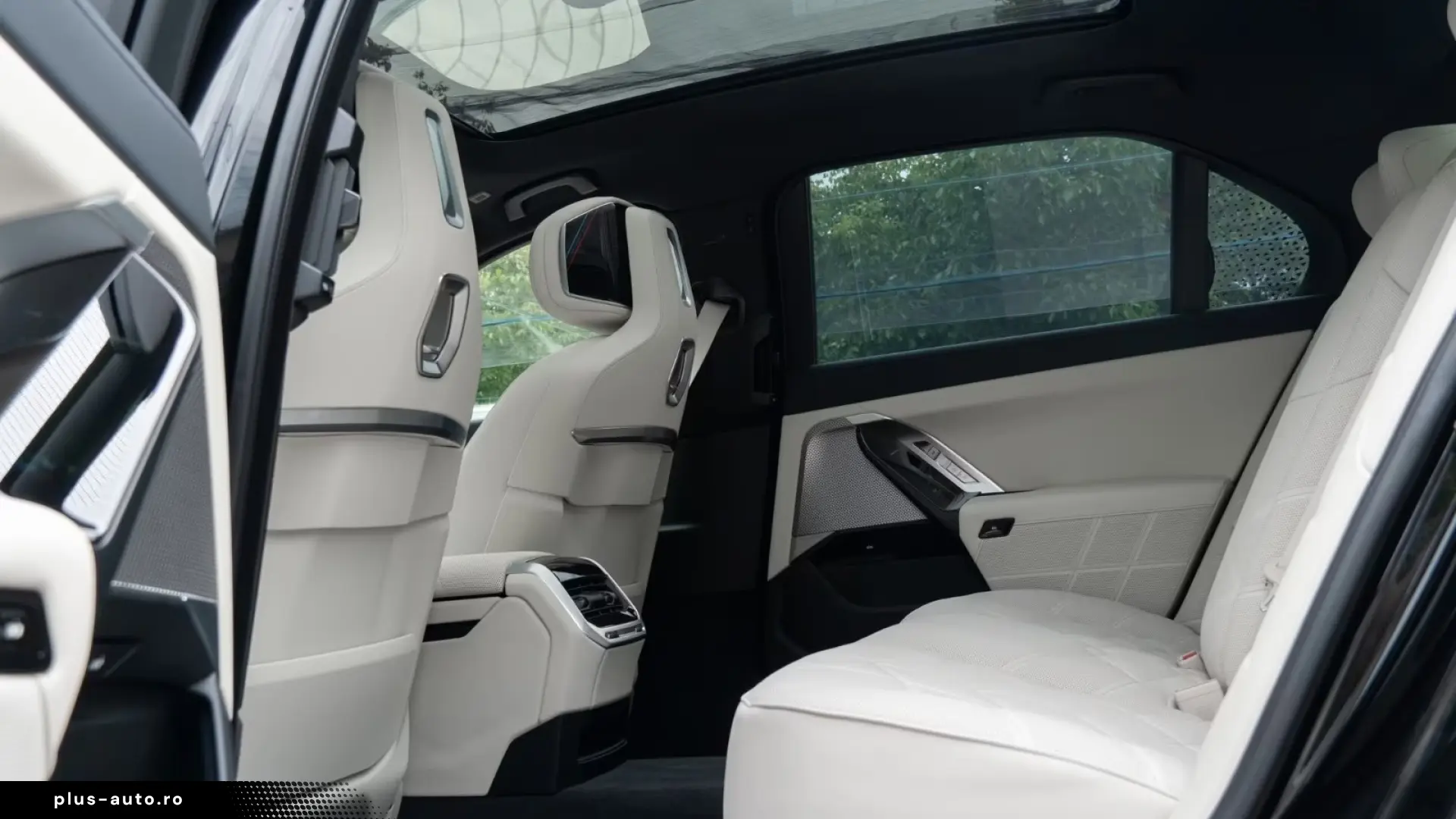 BMW 740d xDrive M Masaj Sky B&W   Finanțare Leasing