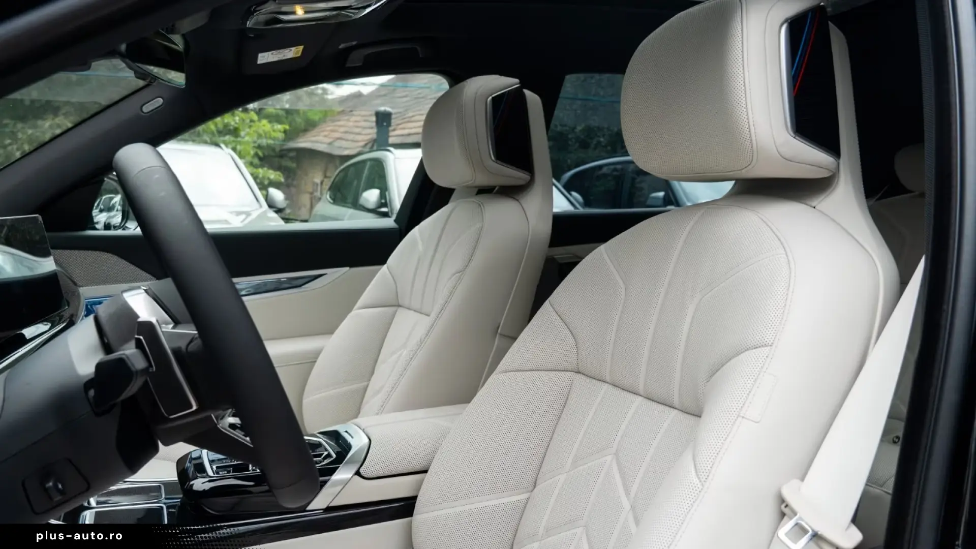 BMW 740d xDrive M Masaj Sky B&W   Finanțare Leasing