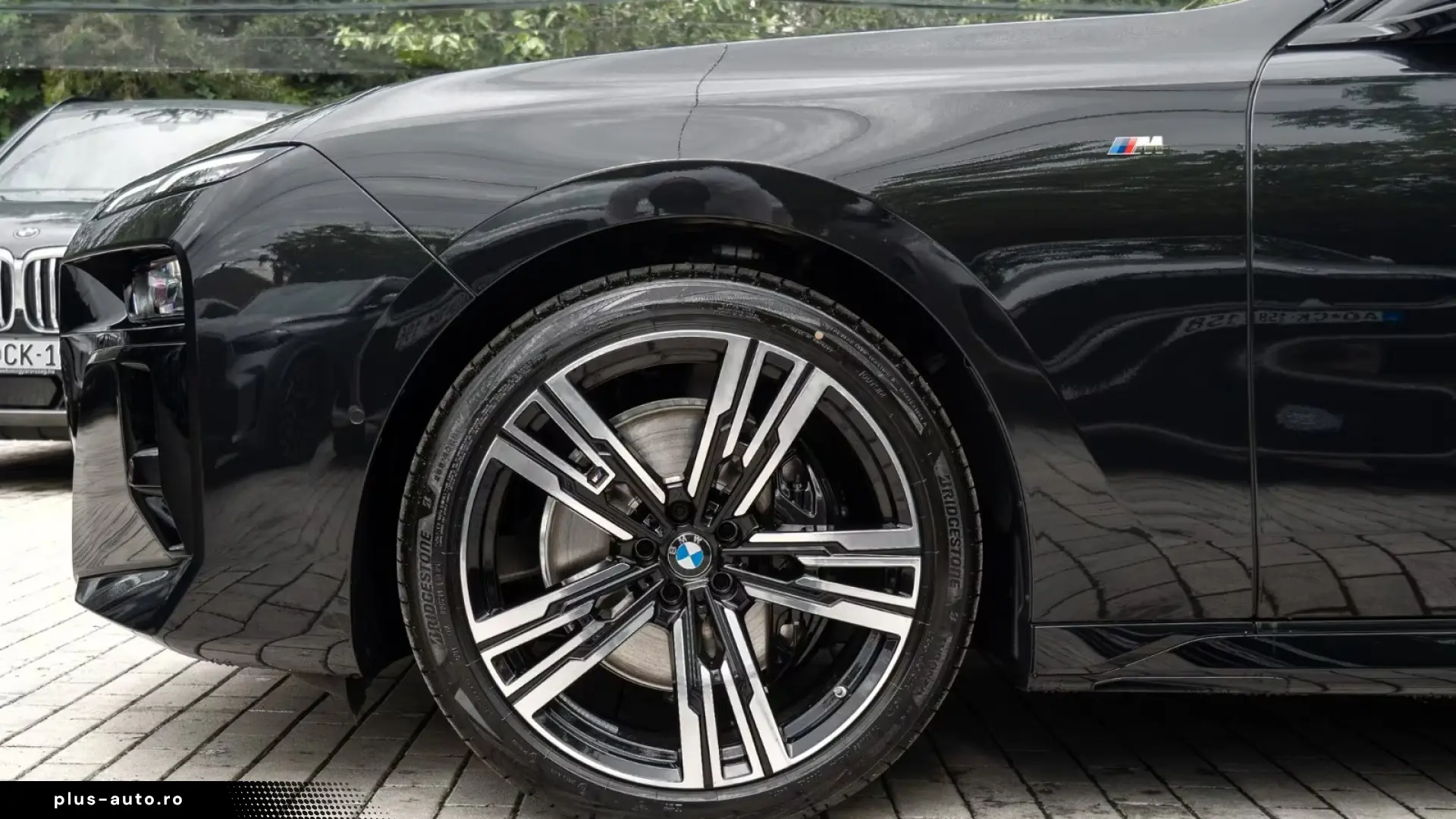 BMW 740d xDrive M Masaj Sky B&W   Finanțare Leasing