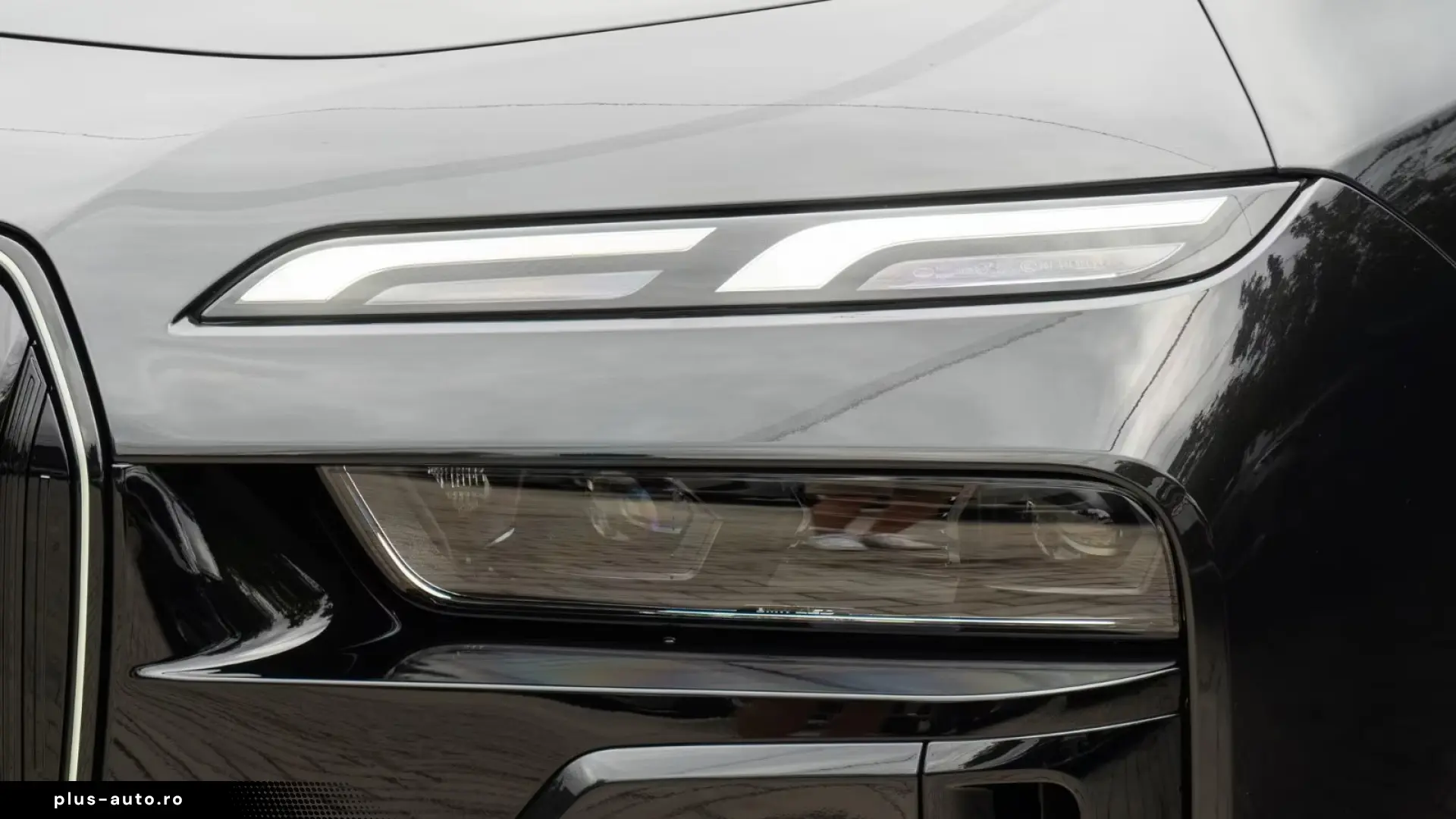 BMW 740d xDrive M Masaj Sky B&W   Finanțare Leasing