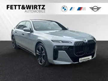 BMW 740d xDrive Inkl. € 1.190 Zubehörbonus M Sport P