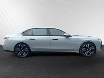 BMW 740d xDrive  M Sport P