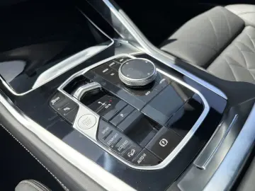 BMW X6 xDr40d M SPORT SoftCl AHK Pano StHz 360  H K