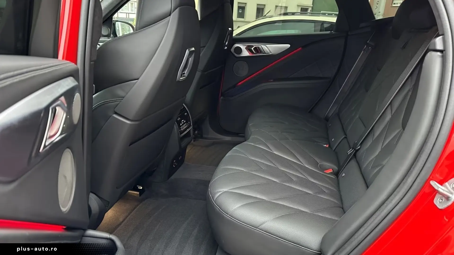 BMW XM 50e xDrive 23” Iconic Glow   Finanțare Leasing