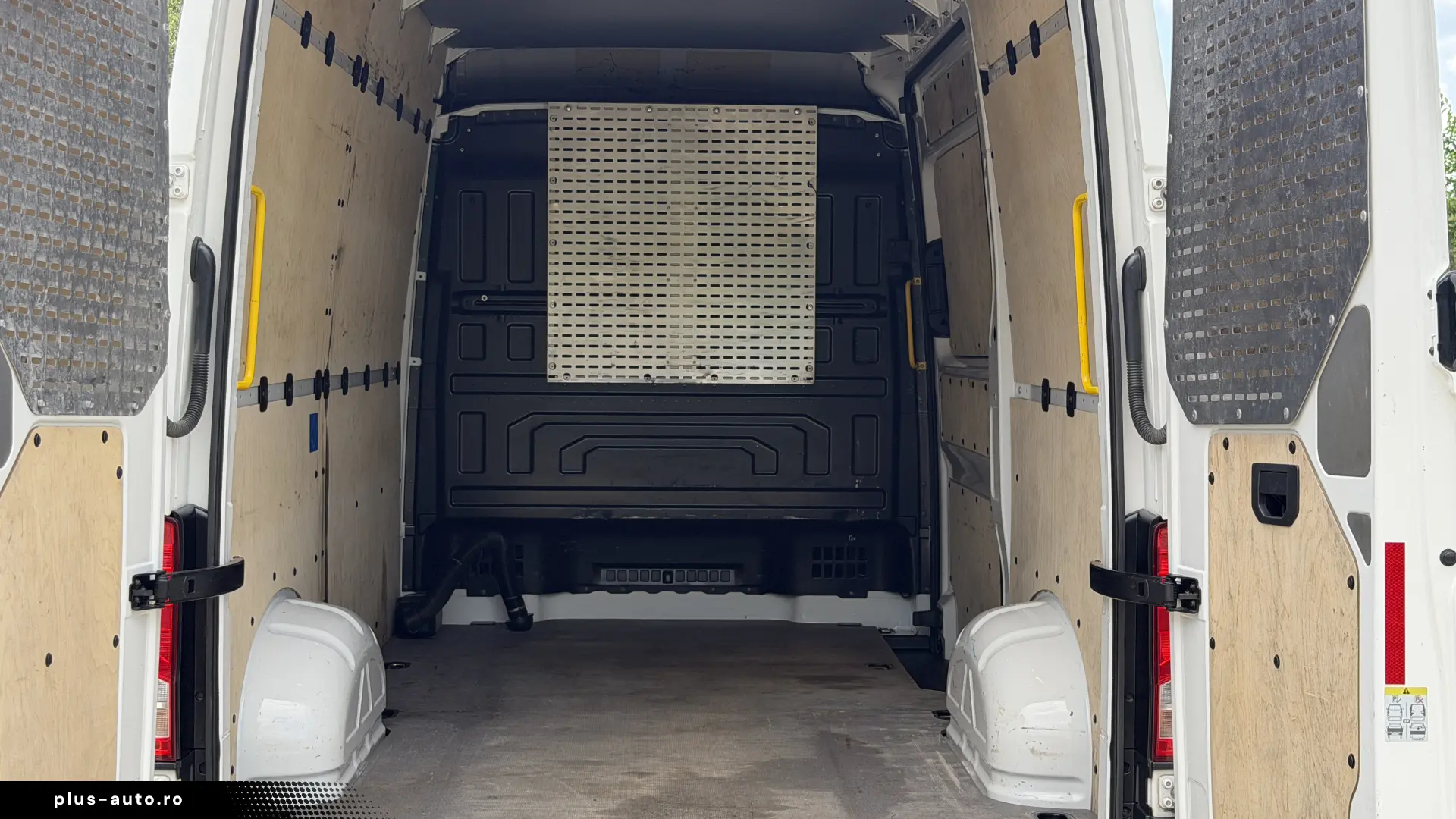 Volkswagen CRAFTER  2.0 TDI-140cp  L3-H2  WEBASTO