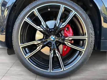 BMW X6 xDrive40d M Sport 22  ACC Pano AHK Standhzg M