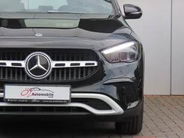 MERCEDES-BENZ GLA 180 Autom. Teilleder Sitzheizung Kamera