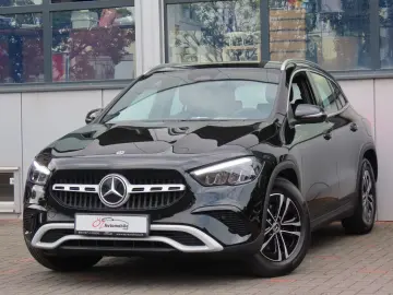 MERCEDES-BENZ GLA 180 Autom. Teilleder Sitzheizung Kamera
