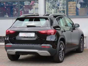 MERCEDES-BENZ GLA 180 Autom. Teilleder Sitzheizung Kamera