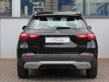 MERCEDES-BENZ GLA 180 Autom. Teilleder Sitzheizung Kamera