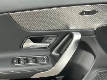 MERCEDES-BENZ A 180 Progressive LED Night