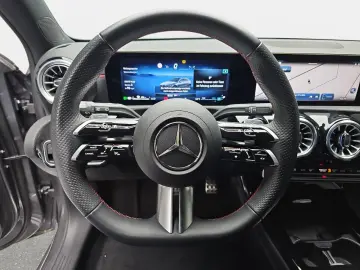 MERCEDES-BENZ DCT AMG LINE NAVI LED