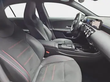 MERCEDES-BENZ DCT AMG LINE NAVI LED