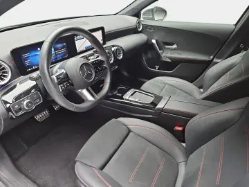 MERCEDES-BENZ DCT AMG LINE NAVI LED