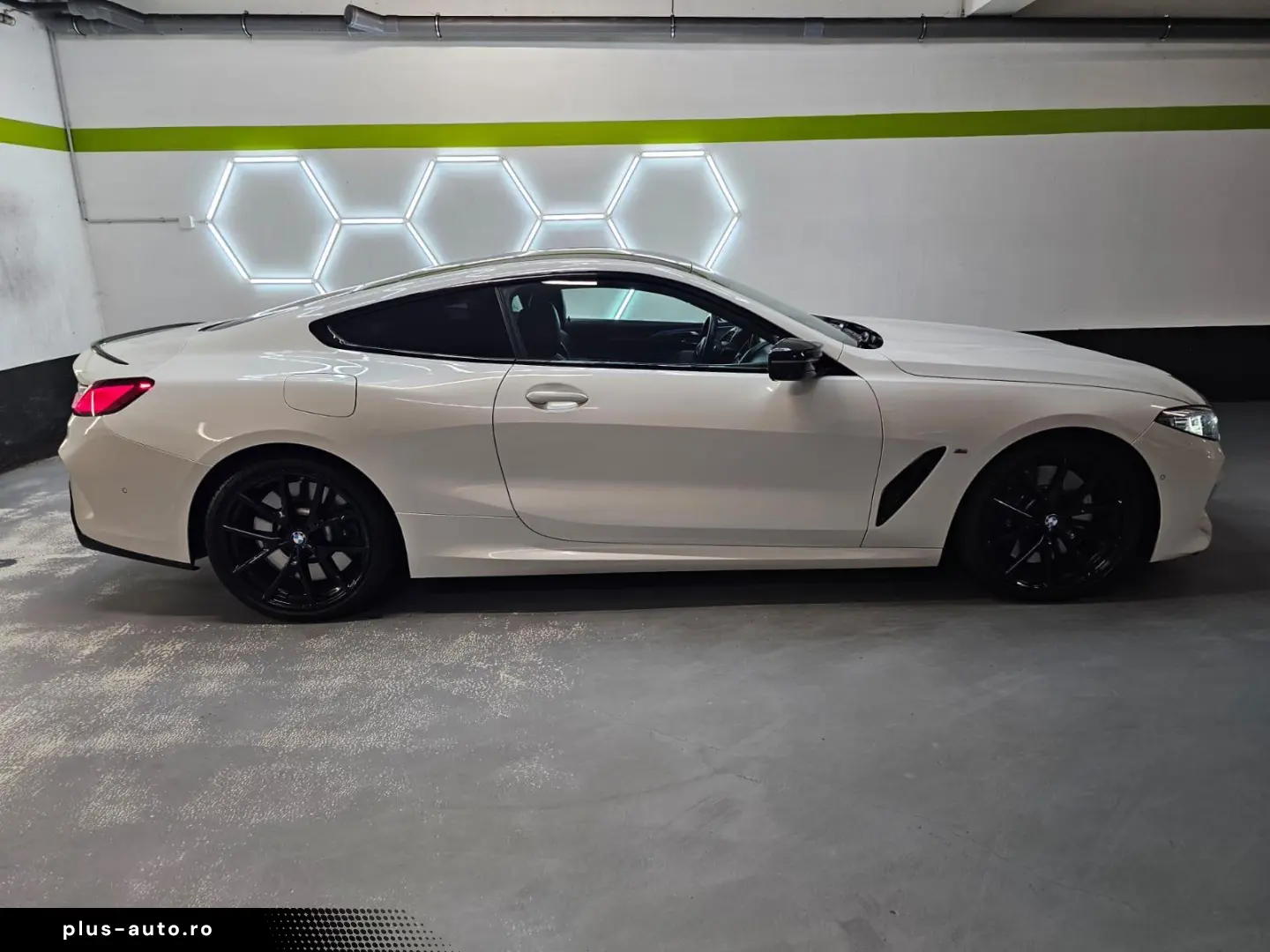 BMW 850