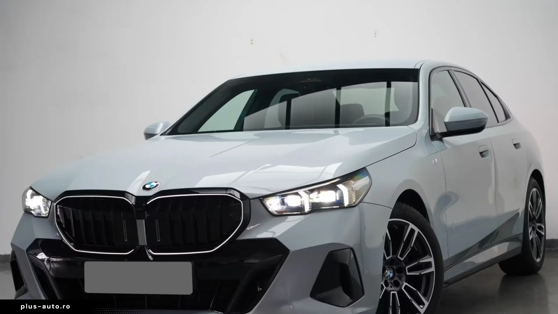 BMW 520i M Sport Iconic Carbon 360   Finanțare Leasing