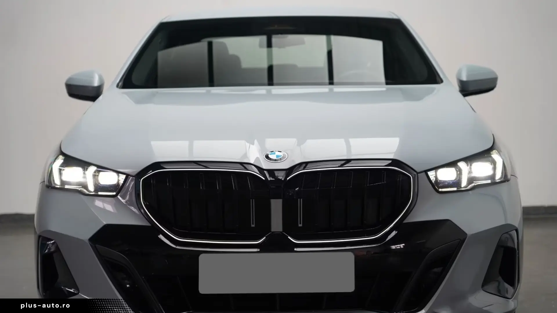 BMW 520i M Sport Iconic Carbon 360   Finanțare Leasing