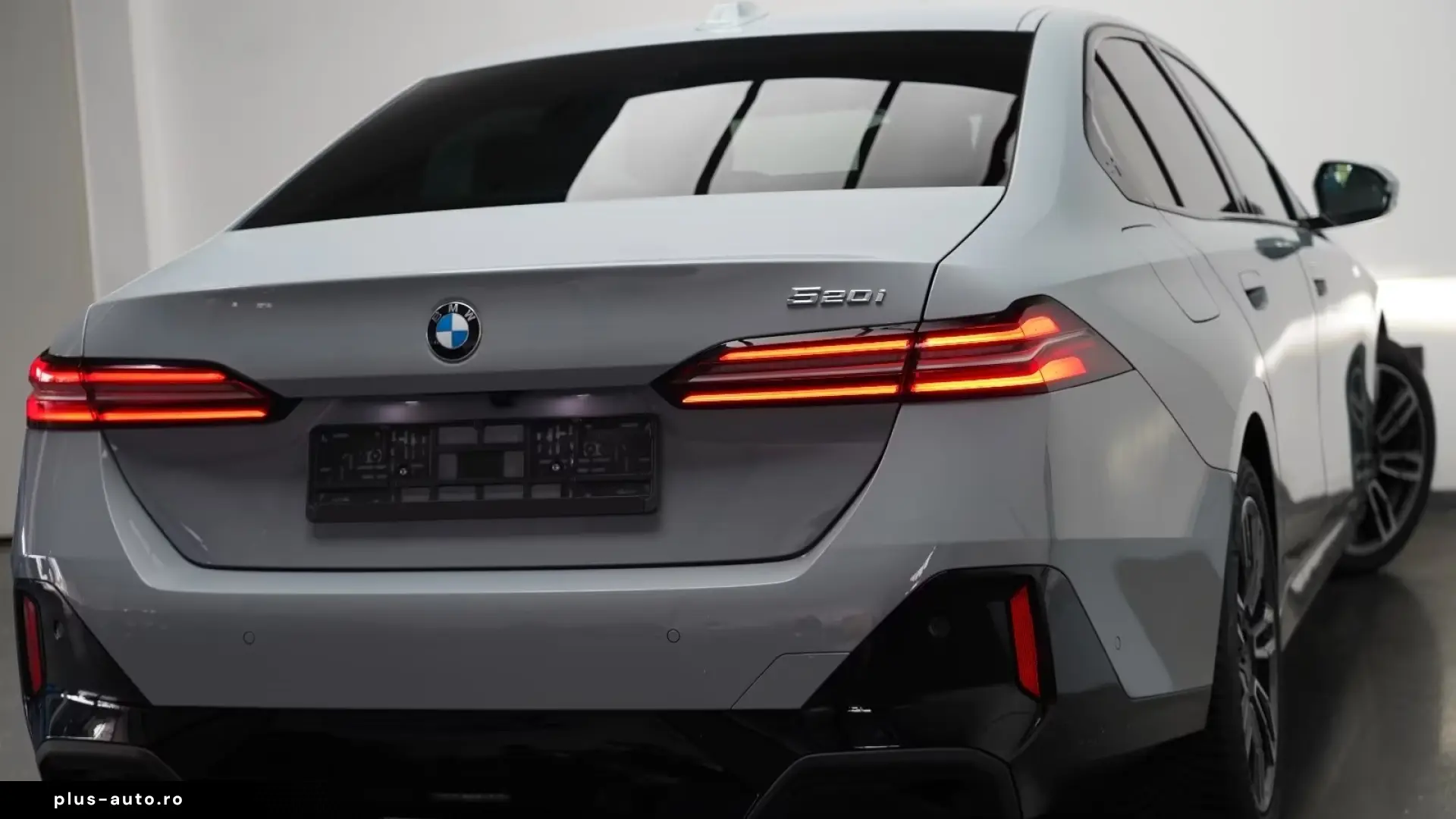 BMW 520i M Sport Iconic Carbon 360   Finanțare Leasing