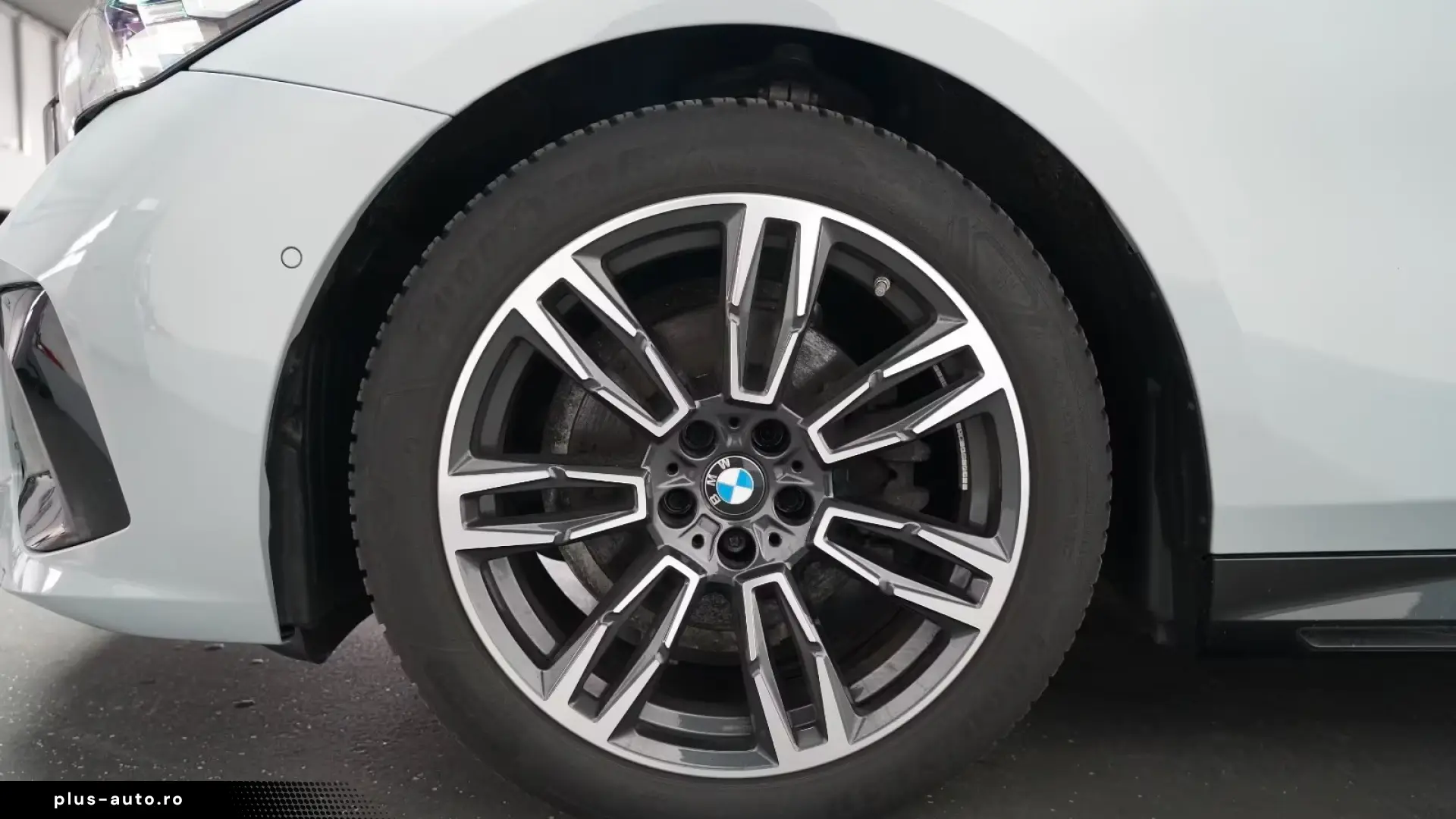 BMW 520i M Sport Iconic Carbon 360   Finanțare Leasing