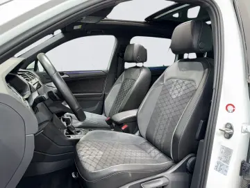 VW Tiguan 4M DSG 3x R LINE MATRIX PANO AHK KAM 20Z