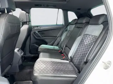 VW Tiguan 4M DSG 3x R LINE MATRIX PANO AHK KAM 20Z
