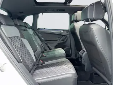 VW Tiguan 4M DSG 3x R LINE MATRIX PANO AHK KAM 20Z