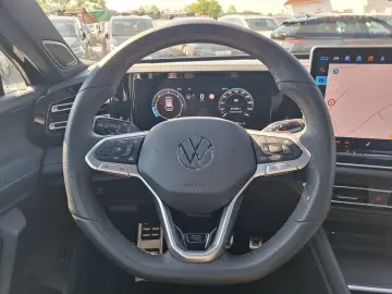 VW Tiguan 2.0 TDI 4M R-Line PANO H&K AHK MATRIX 20