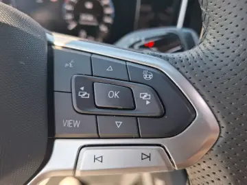 VW Tiguan 2.0 TDI 4M R-Line PANO H&K AHK MATRIX 20