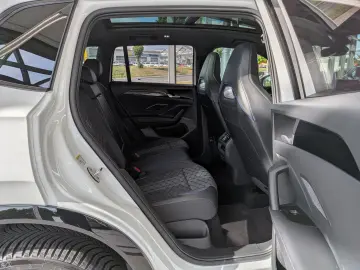 VW Tiguan 2.0TDI R-Line 4M Pano Black AHK Matrix 20