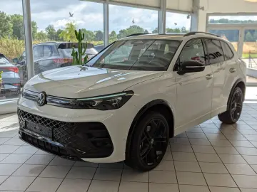 VW Tiguan 2.0TDI R-Line 4M Pano Black AHK Matrix 20