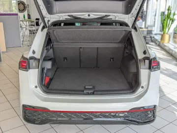 VW Tiguan 2.0TDI R-Line 4M Pano Black AHK Matrix 20